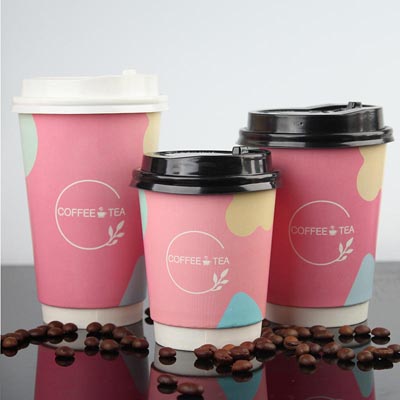 Rožnate papirnate skodelice za kavo po meri