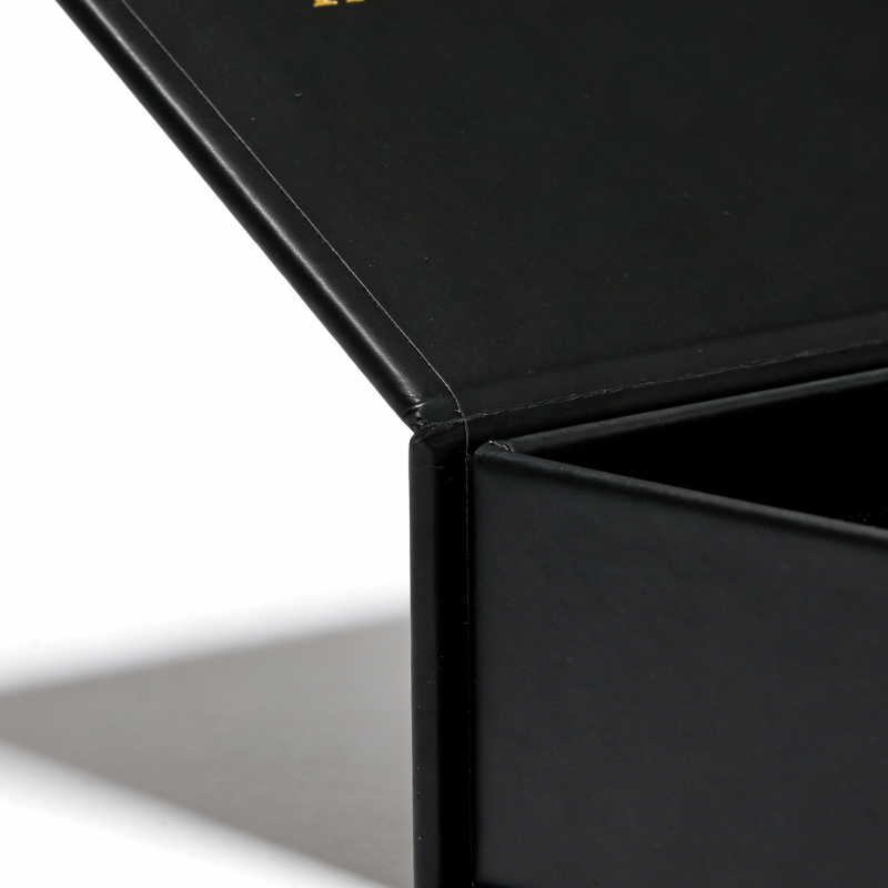 Box Hinge and Joint Detail